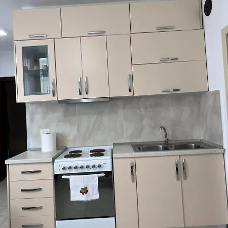 Beachfront Apartment Pogradec